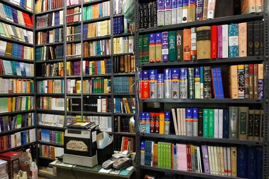 فعالیت قانونی ۱۲۰۰ ناشر و کتابفروش در تهران