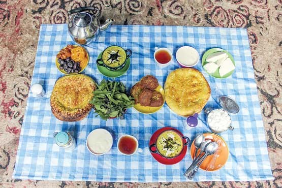 غذا خوردن به سبک ایرانی - اسلامی