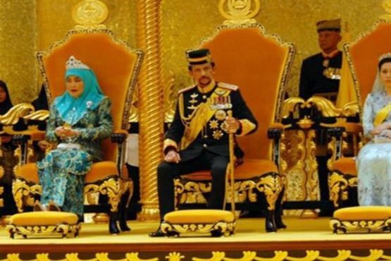 ثروت افسانه‌ای و کاخ و هواپیمای طلای پادشاه برونئی + فیلم