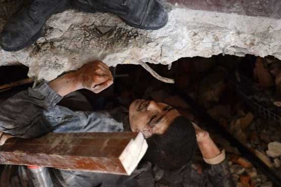 نجات پیرمرد 101 ساله نپالی از زیر آوار