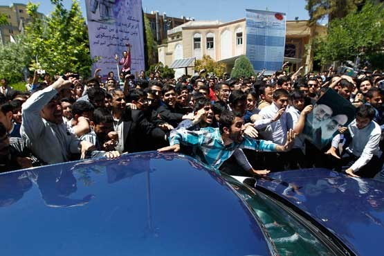 اعتراض دانشجویان به هاشمی رفسنجانی + فیلم