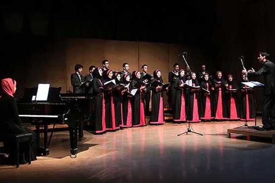 رقابت گروه کر ایرانی در یک فستیوال اسپانیایی
