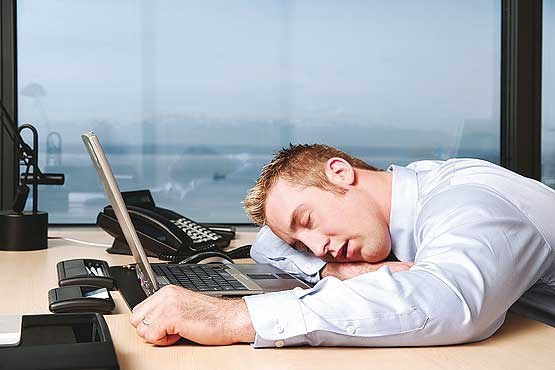 ۵ راهکار غلبه بر خواب آلودگی در ساعات کار