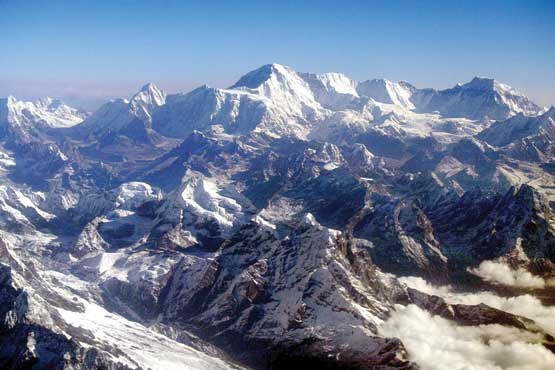رکورد صعود به اورست باز هم شکسته شد +عکس