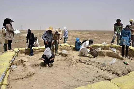 کشف خشت نیمه پخته 4500 ساله در تپه طالب خان زابل