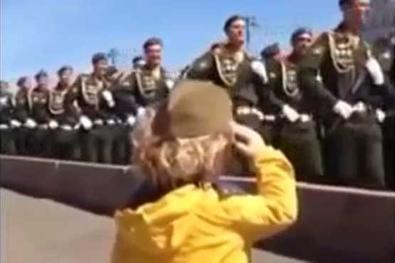 سلام سربازان روس به ژنرال کوچک