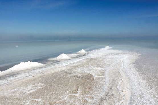 کلانتری: 13 میلیارد تن نمک با خشک شدن دریاچه ارومیه به جان مردم می‌افتد