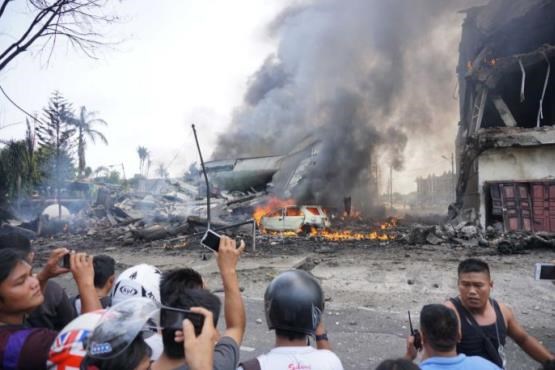 سقوط هواپیمای ارتش اندونزی۳۰ کشته برجای گذاشت