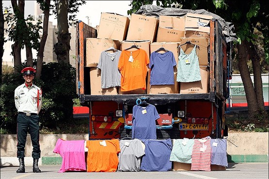 کشف میلیاردی پوشاک قاچاق در یزد