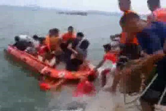 عملیات نجات مسافران کشتی غرق شده + فیلم