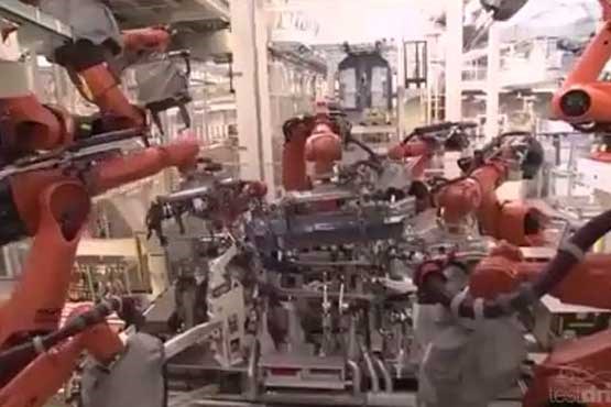 روبات های کارخانه فولکس واگن + فیلم
