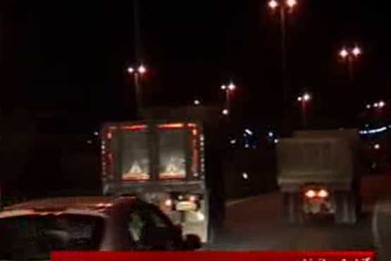 جولان شبانه کامیون ها در بزرگراههای تهران +فیلم