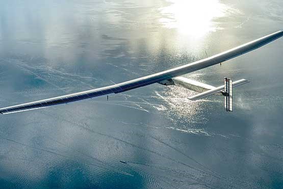 2 رکوردشکنی در پرواز با هواپیمای خورشیدی　