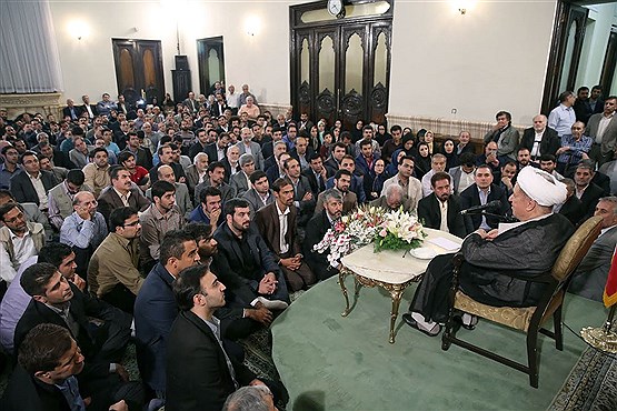 دیدار جمعی از اصحاب رسانه ، فرهنگ و هنر با هاشمی رفسنجانی
