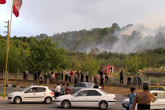مهار آتش سوزی در جنگل​های حاشیه سد مهاباد + عکس