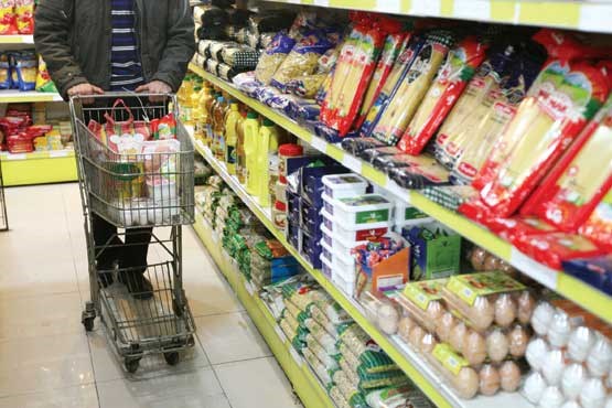 تخفیف 5 تا 20 درصدی مواد غذایی در طرح ماه رمضان / کمبود کالا نداریم