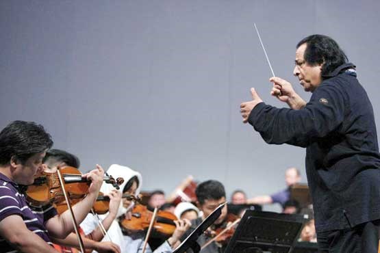 کوک ساز‌ چینی‌ها با رهبر ارکستر ایرانی