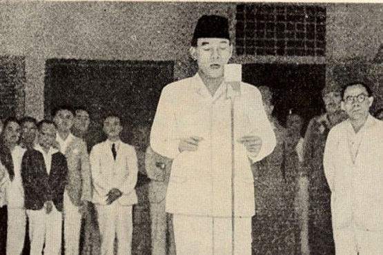 سوکارنو ، استقلال اندونزی را اعلام کرد + عکس