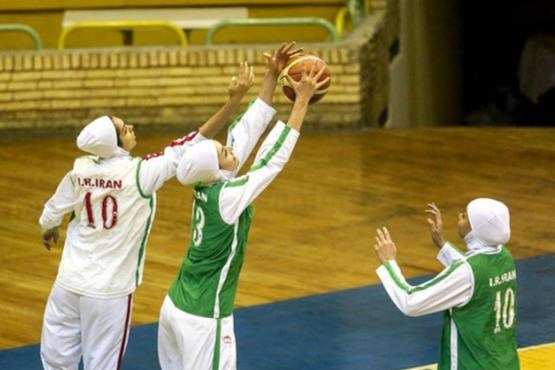 قول مساعد رئیس فدراسیون جهانی بسکتبال برای بررسی موضوع حجاب بانوان ایران (عکس)