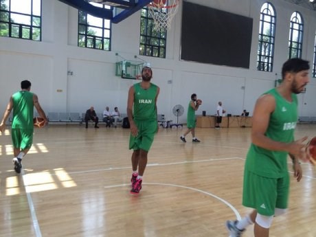 تمرین ستاره های بلند قامت بسکتبال ایران در چین +تصاویر