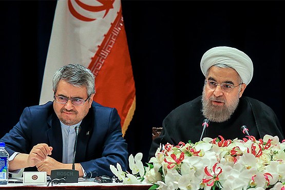 روحانی: مشکلات ایران و آمریکا با دست دادن حل نمی‌شود