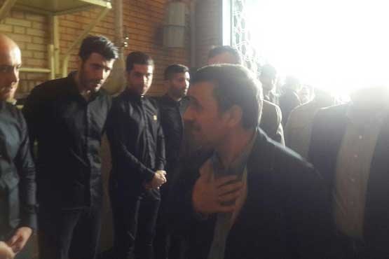 احمدی نژاد در مراسم ختم نوروزی + فیلم