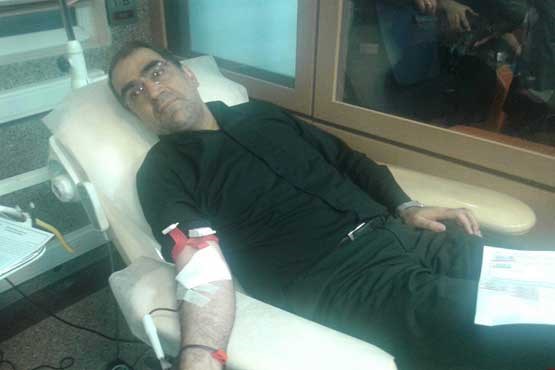 وزیر بهداشت خون اهدا کرد + عکس