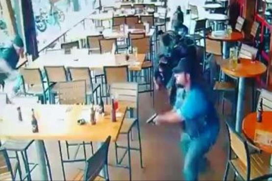 تیراندازی دو باند اوباش در رستوران