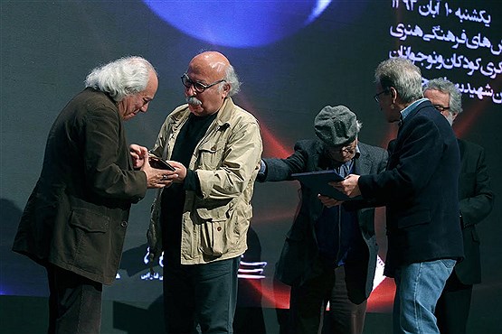 نهمین شب منتقدان و نویسندگان سینمایی ایران