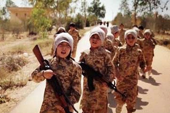 کودکان داعشی آماده حمله می‌شوند