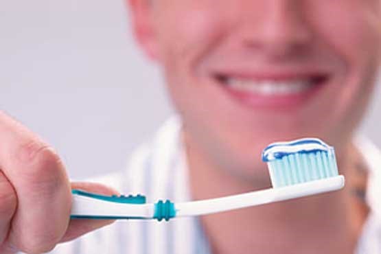 اصول استفاده از مسواک و نخ دندان را یاد بگیرید