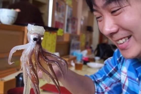 فیلم هراس آورترین غذایی که در ژاپن می‌توان خورد+عکس