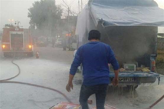 آتش‌ سوزی وانت ‌نیسان در شهرستان سیمرغ + عکس