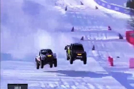 فیلم مسابقه سرعت پیکاپ ها روی برف و یخ  + عکس