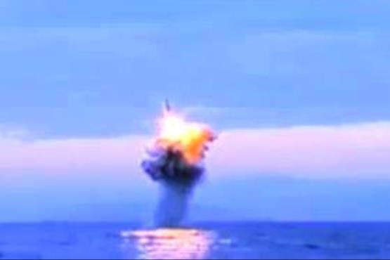 پرتاب موشک بالستیک از زیردریایی کره شمالی + فیلم و عکس