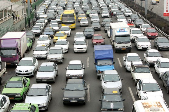 تهران چهار برابر ظرفیت، خودرو دارد