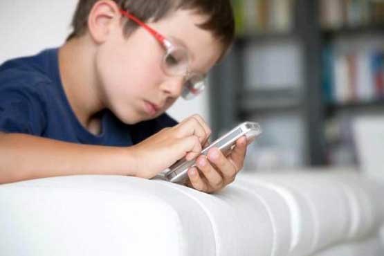 عوارض منفی اعتیاد به موبایل در دانش آموزان