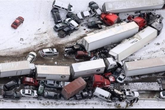تصادف زنجیره‌ای مرگبار در جاده‌ برفی