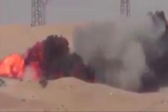 فیلم انهدام خودروی انتحاری داعش + عکس