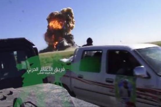 تانک عراقی خودروی انتحاری داعش را منفجر کرد