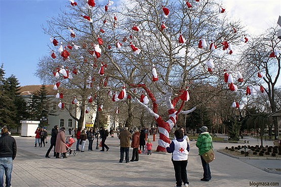 بلغارستانی ها  هم بهار را جشن می گیرند/شباهت های جشن بابامارتا با نوروز