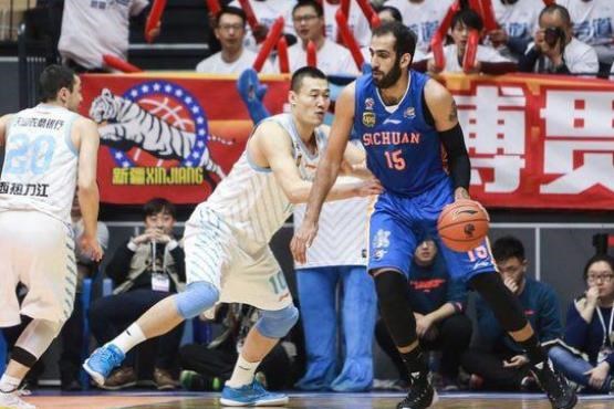 حامد حدادی ، ستاره درخشان ایرانی بسکتبال چین