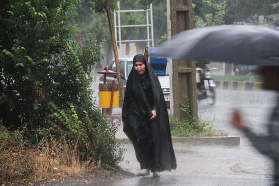 کاهش دما و بارش باران در نیمه شمالی ایران