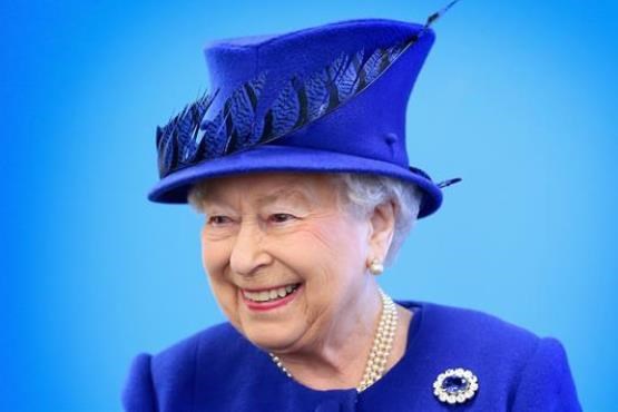 حقوق نجومی کارکنان ملکه انگلیس / 50 هزار پوند برای ادمین!