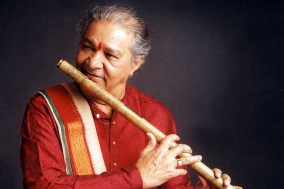 نوازنده مشهور هندی در تالار وحدت روی صحنه می‌رود