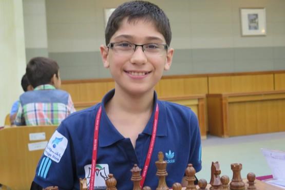 نوجوان 13 ساله به آرزویش رسید / دیدار قهرمان شطرنج ایران با علی دایی