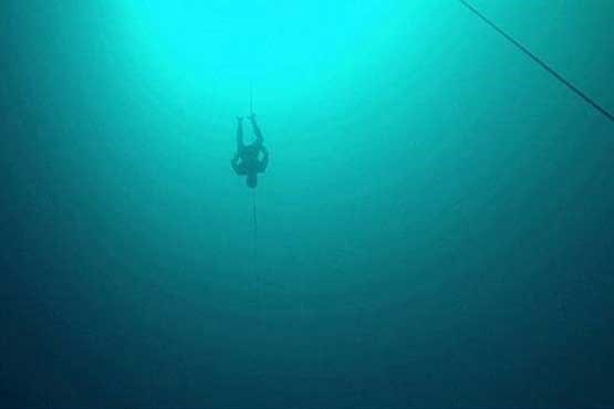 124 متر بدون اکسیژن در عمق دریا