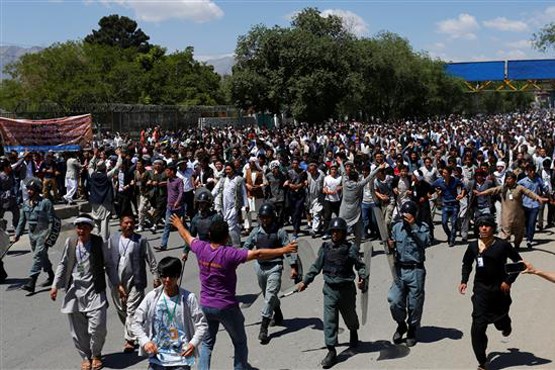 اعتراض هزاره‌ها در کابل/ ما برق می‌خواهیم