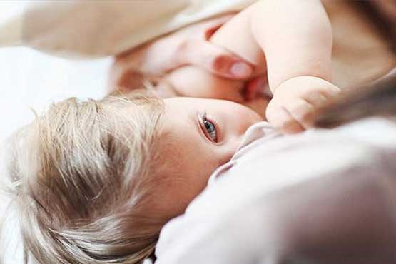 چگونه تشخیص بدهیم شیر مادر برای نوزاد کافی است؟