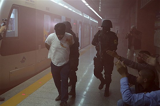 رزمایش رهایی گروگان در قطار شهری مشهد